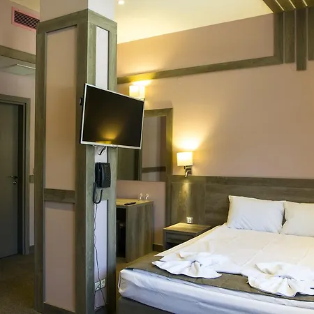 Хотел Etropolia 3*